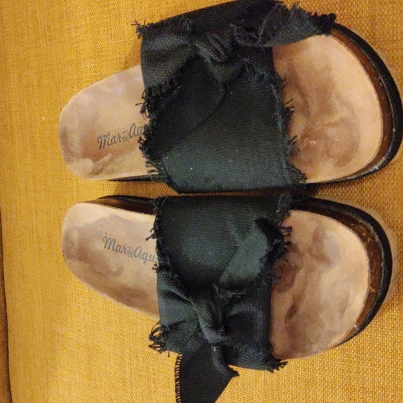 mar del agua Shoes - ✨ 5/$15 Mar de Agua Slides